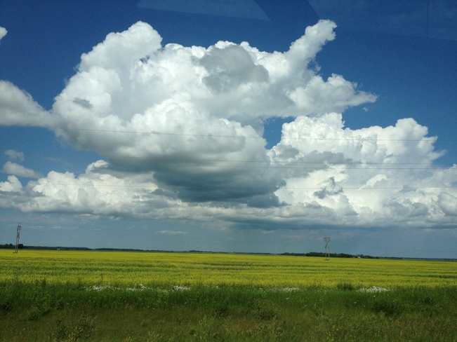 Cloud scramble Ste. Rose du Lac, Manitoba Canada