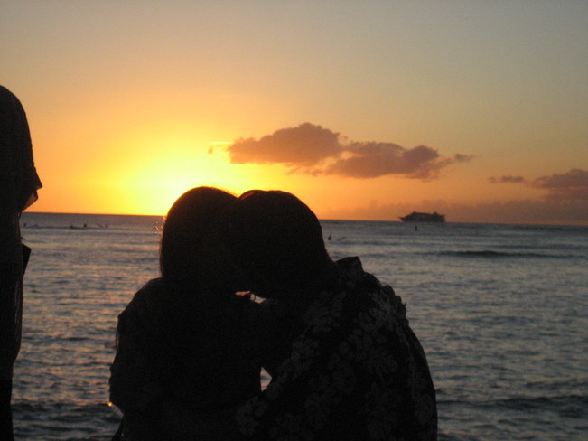 kiss in the sunset Honolulu, Hawaii United States