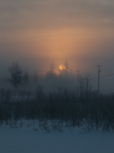 lever du soleil, brouillard matinal Evangeline, New Brunswick Canada