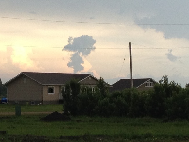 a weird cloud is brewing Lac du Bonnet, Manitoba Canada