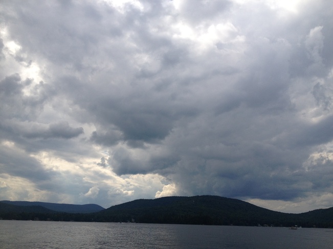 Cloudy Lac-des-Dix-Milles, Quebec Canada