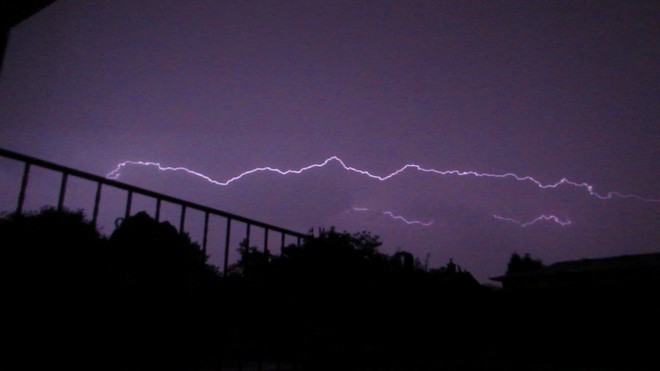 Electric Shocks Shattered Across The Night Sky! Stoney Creek, Hamilton, ON