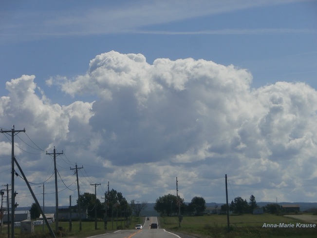 beaux nuages Saint-Pierre-de-la-Rivière-du-Sud, QC