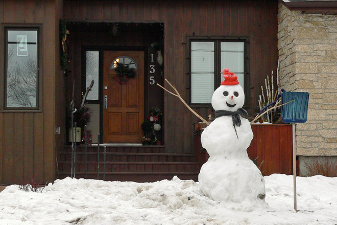 Senior's Snowman Thunder Bay, ON