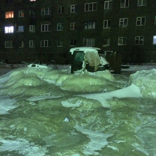 Une ville de Sibérie englacée par une puissante tempête  15