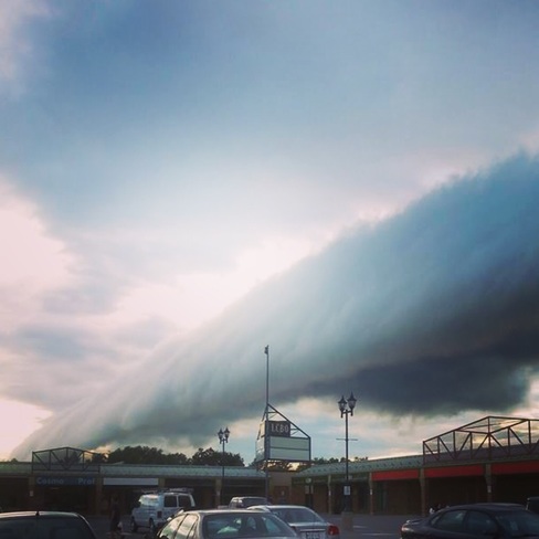 Shelf cloud Welland, ON