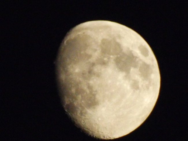 8 pm moon New Minas, Nova Scotia Canada
