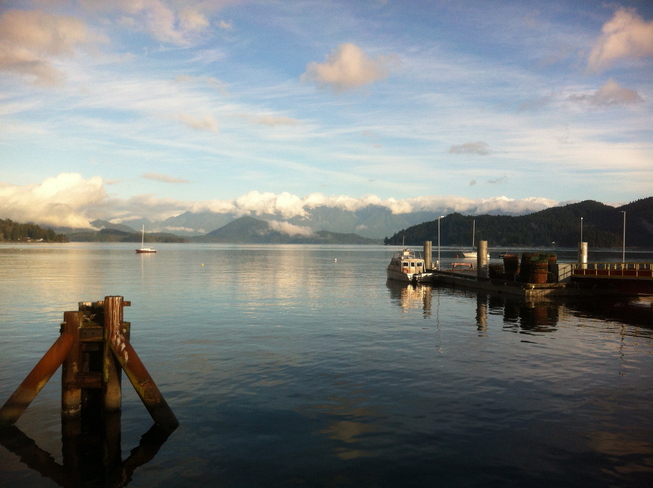 Sunny and 10 C in Gibsons Gibsons, British Columbia Canada