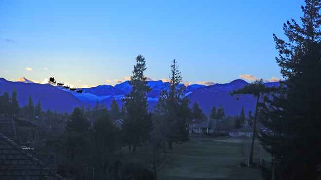 Sunset pic catches santa Courtenay, British Columbia Canada