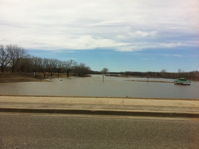 river starting to flood Brandon, Manitoba Canada
