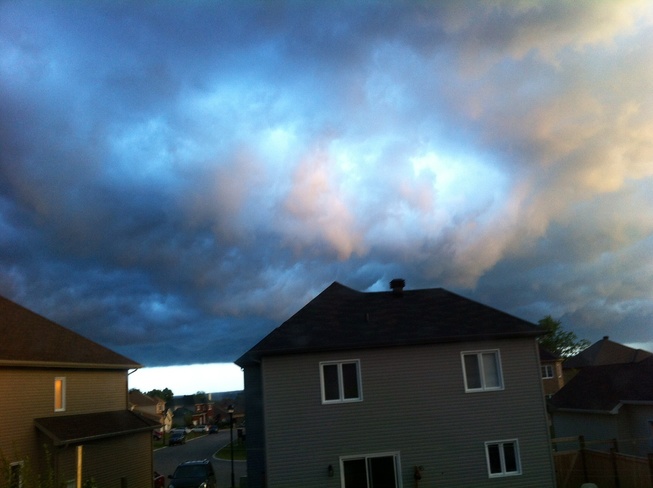 weird cloud Aylmer, Quebec Canada
