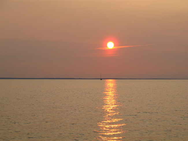 Sunset Sail Cap-Pele, NB