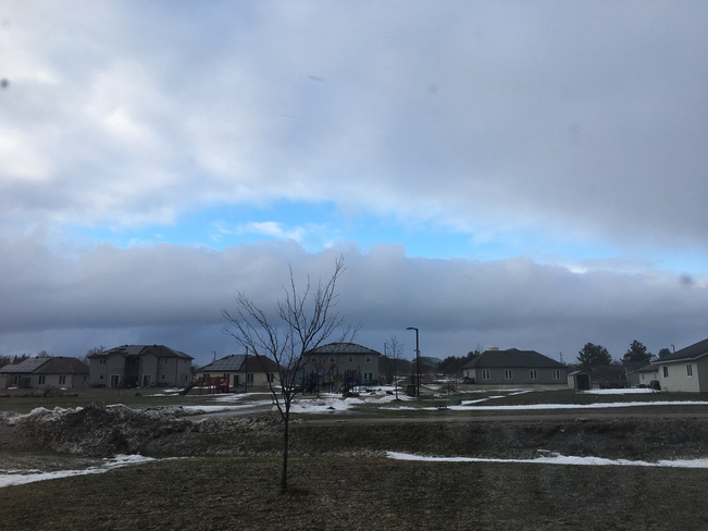 Strange cloud of snow ? 5:11pm Rama First Nation 32, Ontario, CA