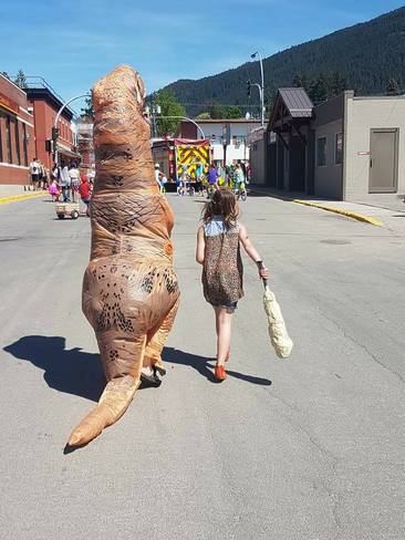 Kids, Dinosaur, Bikes, Firetrucks, Fruit - why are these all together? Creston, BC