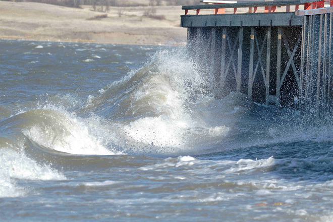 Big waves Regina Beach, Saskatchewan, CA