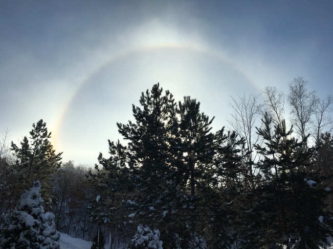 Le halo, l'arc-en-ciel hivernal Sudbury, ON