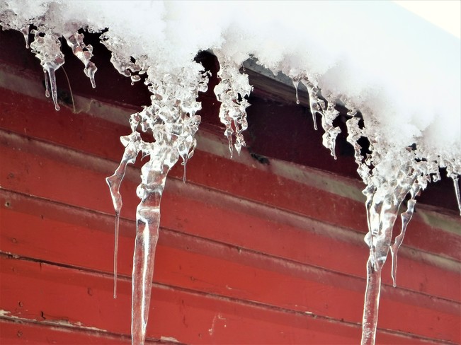 Amazing Rooftop Icicles Rocky View County, AB