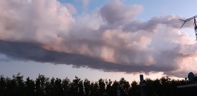Strange clouds forming 