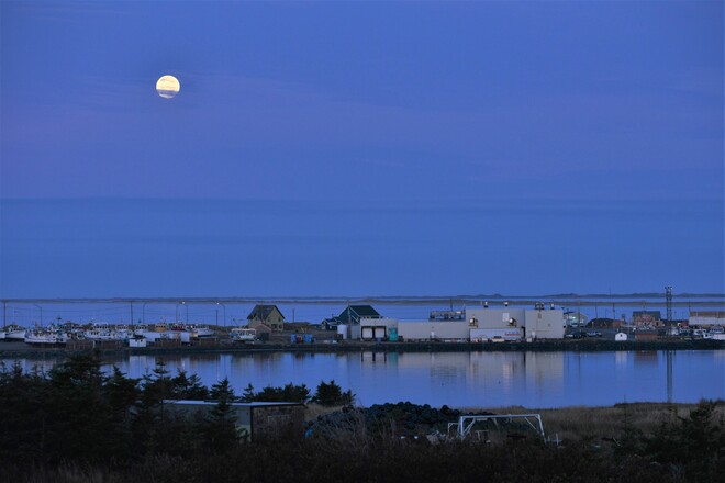 coucher de lune au port de grande-entree Grande-Entrée, QC