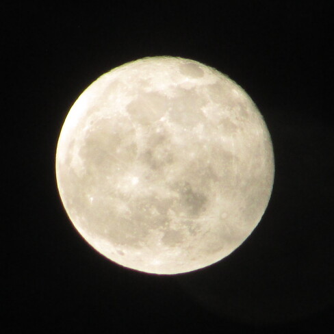 The last full moon of the decade. La Ãºltima luna llena de 2019. Toronto, ON