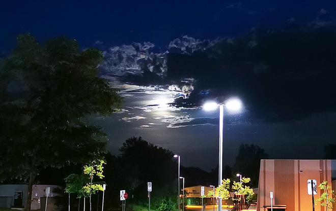 Lune et nuages Sherbrooke, QC