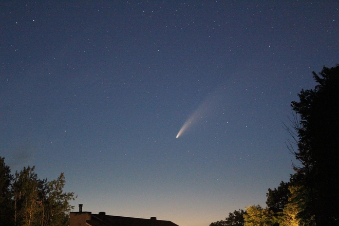 Comet NEOWISE viewed from Dunrobin. Ontario. Dunrobin Shore, Ontario, CA