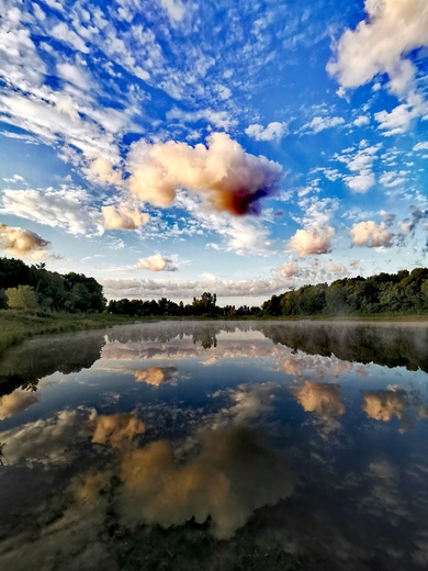 Cloudy Reflection