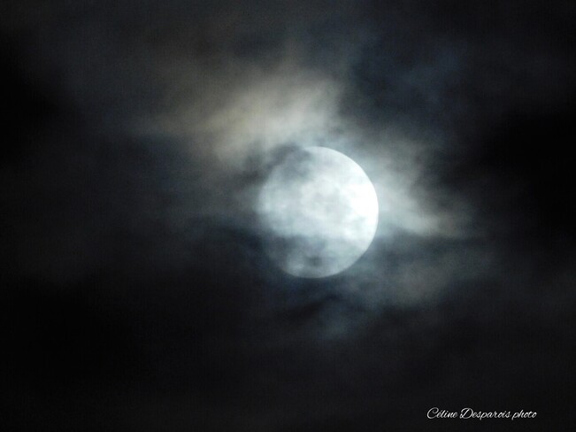 Lune et nuages Chemin Alcida, Alcida-et-Dauversière, NB