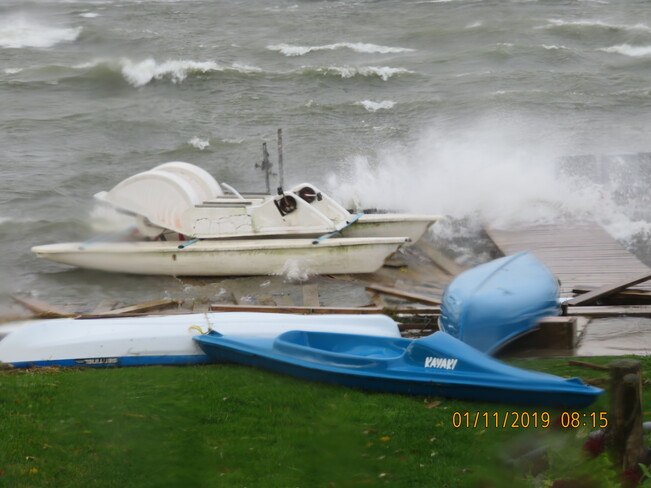 En novembre, tout part à la dérive... vagues vagues vagues... Salaberry-de-Valleyfield, QC J6S 0A2, Canada