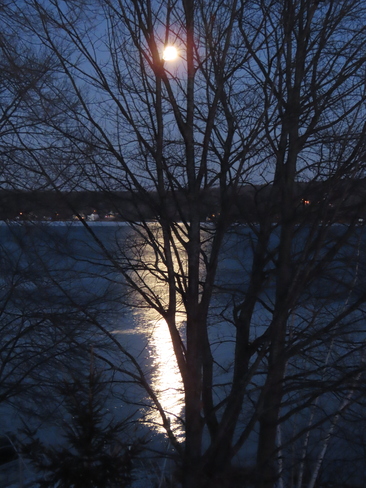 Pleine Lune Lac Magog, Québec