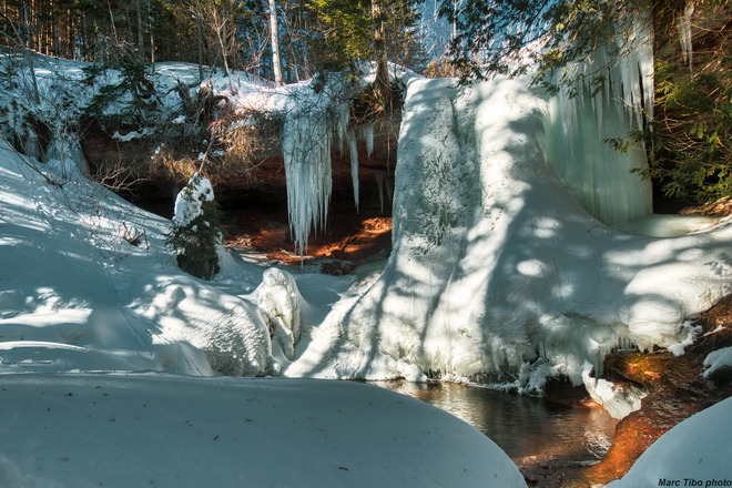 cascades d eau gelées Sainte-Thérèse-de-Gaspé, QC