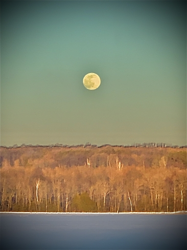 Beautiful full moon Midland, Ontario, CA