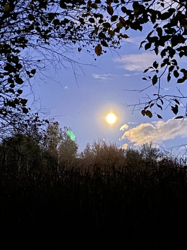 Lune ensoleillée Saint-Simon-de-Bagot, Québec, CA