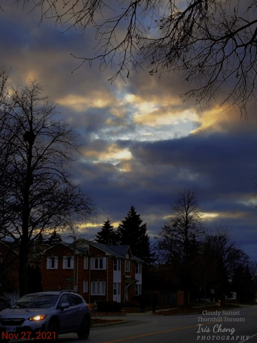 Nov 27 2021 0C Mystery cloudy sunset in Thornhill Thornhill, ON