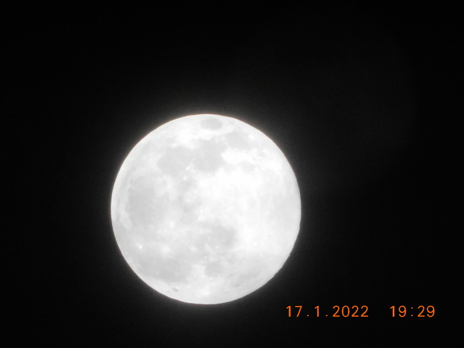 Jan 17, 2022. Full Moon Toronto, ON