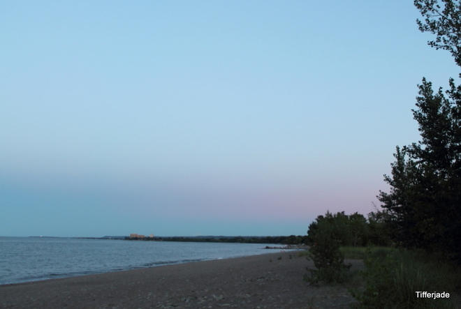 Full Moon Hutch’s on the Beach, Van Wagners Beach Road, Hamilton, ON
