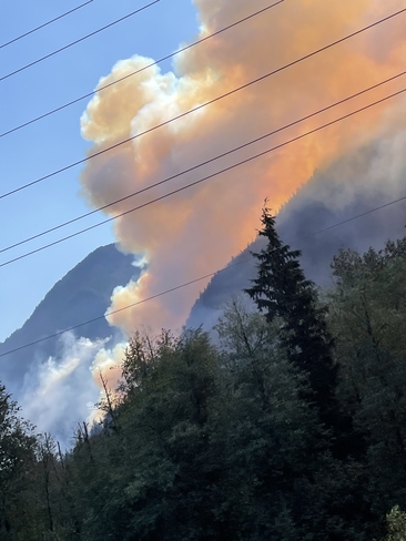 Fire and smoke Hope, British Columbia, CA