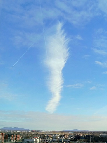 Feathery clouds Saint-Hubert, QC