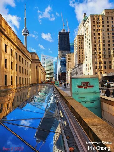 Dec 3 2022 Mirror Reflection - Pulse of the City - Downtown Toronto. Toronto, ON
