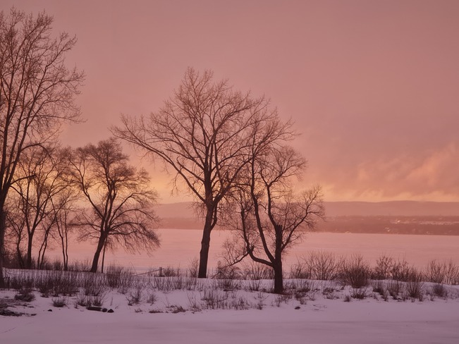 Sunset in the snow... HMW Ottawa, ON