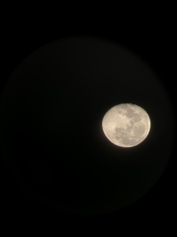 Ladies and gentlemen, your moon! Toronto, Ontario, CA