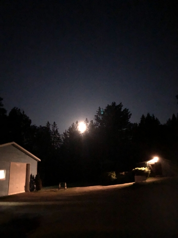 Belle Lune Tu es radieuse Amherst, Québec, CA